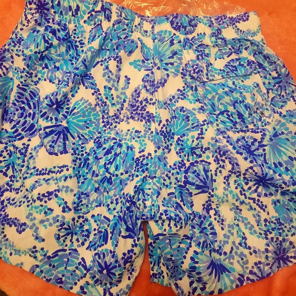 NWT Men's Lilly Pulitzer Swim Trunks - Picture 2 of 3